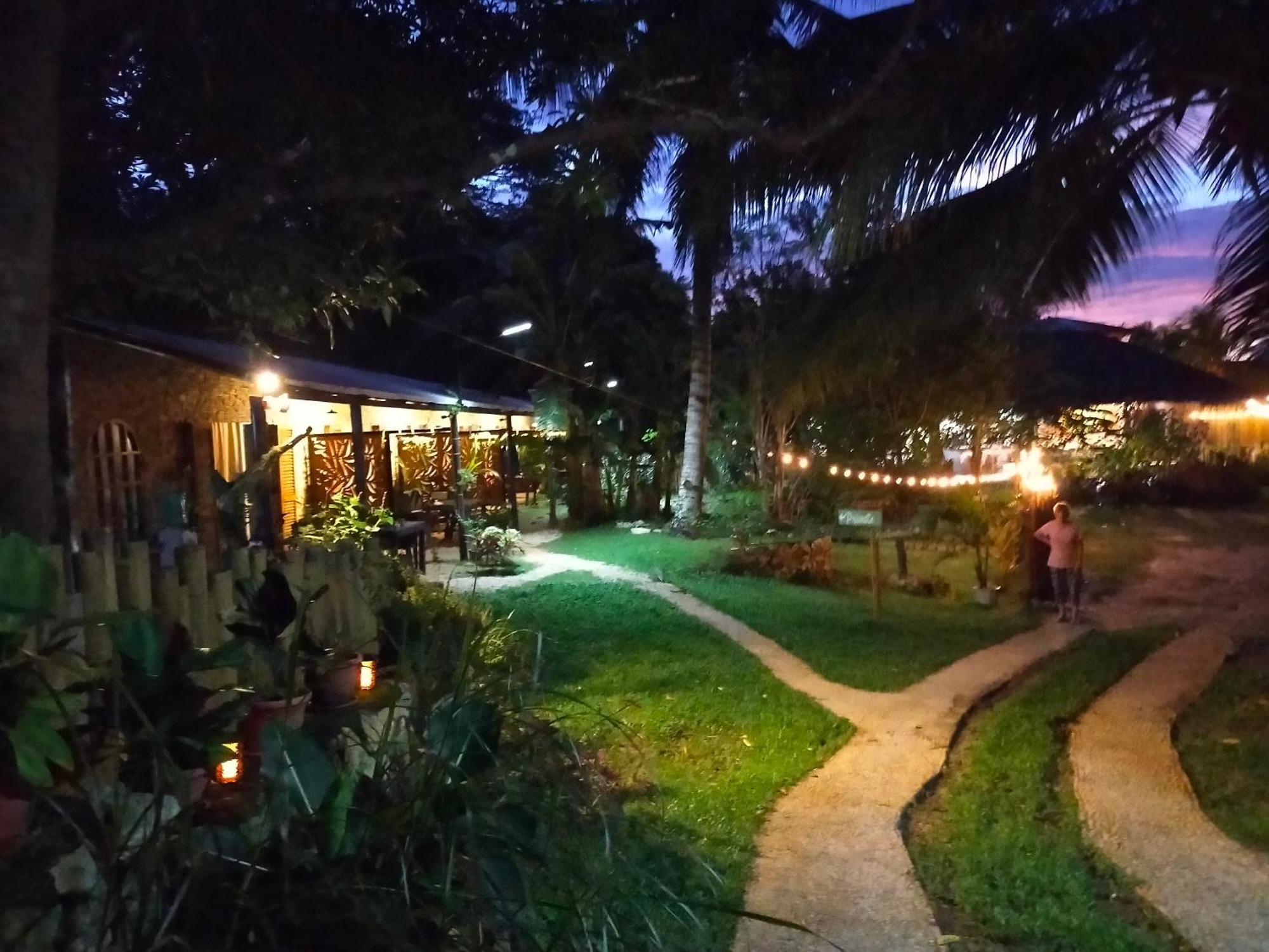 Sea U Inn Romblon Екстер'єр фото
